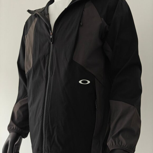 Oakley Hooded Comfort Softshell Windproof and Waterproof Jacket - Picture 3 of 4